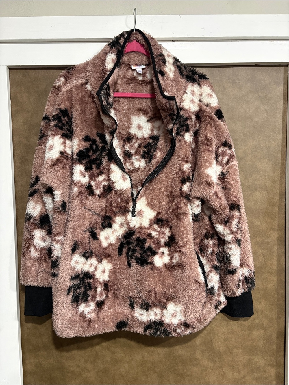 LuLaRoe Rose-Tone Floral Teddy Pullover Jacket. Rare find